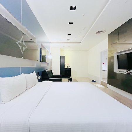 Walker Hotel - Sanchong Tajpej Buitenkant foto